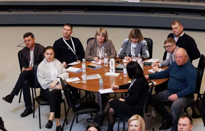 Совместно с первым заместителем главы администрации Волновахского муниципального округа Иваном Викторовичем Борзых принял участие в программе обучения на базе президентской платформы «Россия – страна возможностей» в... Совместно с первым заместителем главы администрации Волновахского муниципального округа Иваном Викторовичем Борзых принял участие в программе обучения на базе президентской платформы «Россия – страна возможностей» в...