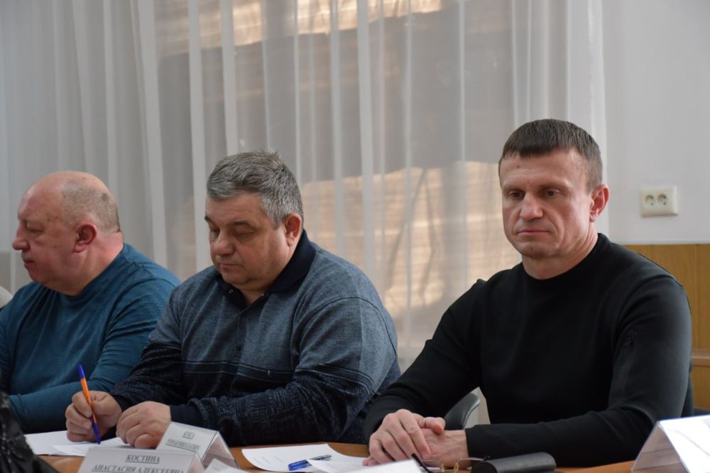 Сергей Желновач: Заседание Дебальцевского городского совета Донецкой Народной Республики первого созыва Сергей Желновач: Заседание Дебальцевского городского совета Донецкой Народной Республики первого созыва