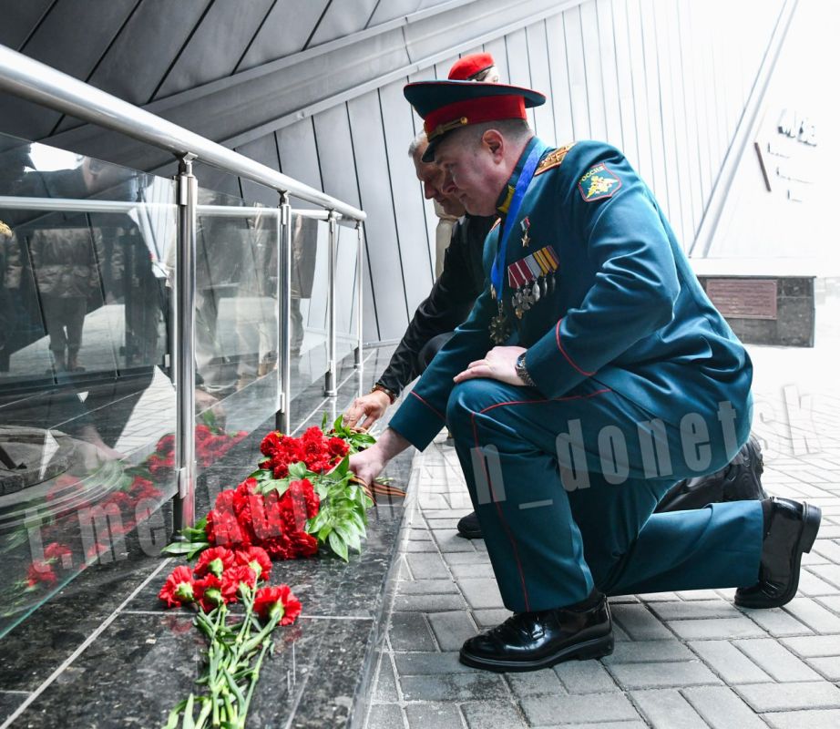 Алексей Кулемзин: Роман Дебелый - Почётный гражданин городского округа Донецк Алексей Кулемзин: Роман Дебелый - Почётный гражданин городского округа Донецк