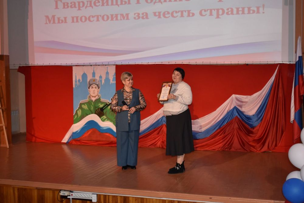 В Кировском отметили лучших учеников гвардейского класса В Кировском отметили лучших учеников гвардейского класса