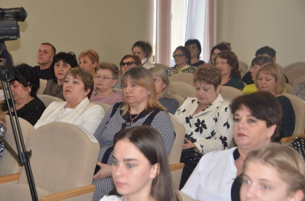 Борис Трима: Сегодня, 18 марта, на базе ГБОУ «Мангушская школа №2 Мангушского м.о.» прошло торжественное награждение победителей, призеров и участников муниципального этапа Республиканского конкурса «Педагог года Донецкой... Борис Трима: Сегодня, 18 марта, на базе ГБОУ «Мангушская школа №2 Мангушского м.о.» прошло торжественное награждение победителей, призеров и участников муниципального этапа Республиканского конкурса «Педагог года Донецкой...