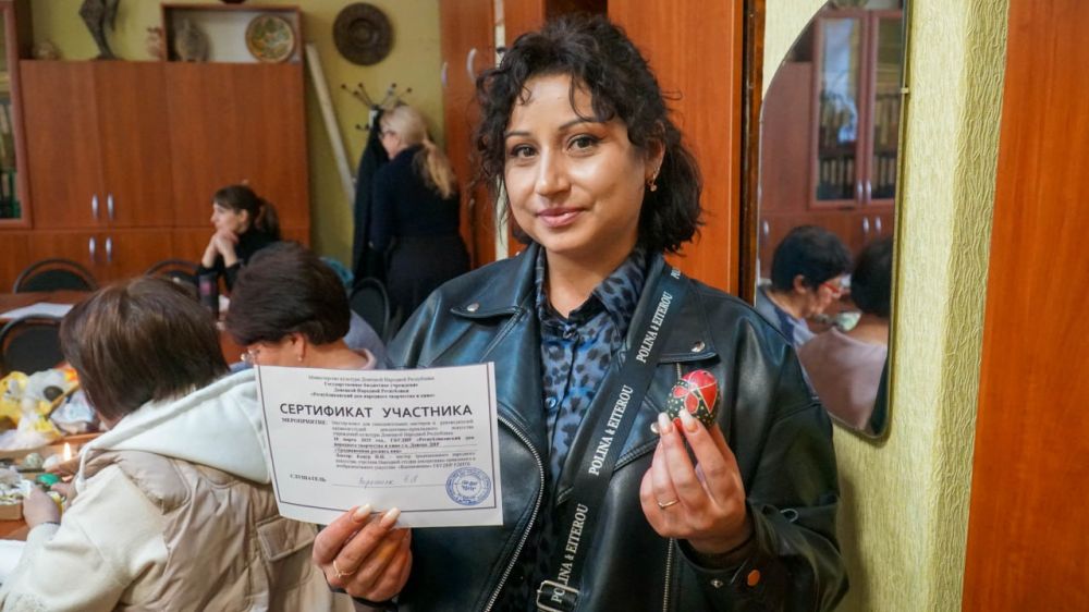 18 марта 2025 года на базе ГБУ «ДНР РДНТК» (Государственное бюджетное учреждение «Донецкий Народной Республики Республиканский Дом народного творчества и культурно-досуговой деятельности») состоялся мастер-класс... 18 марта 2025 года на базе ГБУ «ДНР РДНТК» (Государственное бюджетное учреждение «Донецкий Народной Республики Республиканский Дом народного творчества и культурно-досуговой деятельности») состоялся мастер-класс...