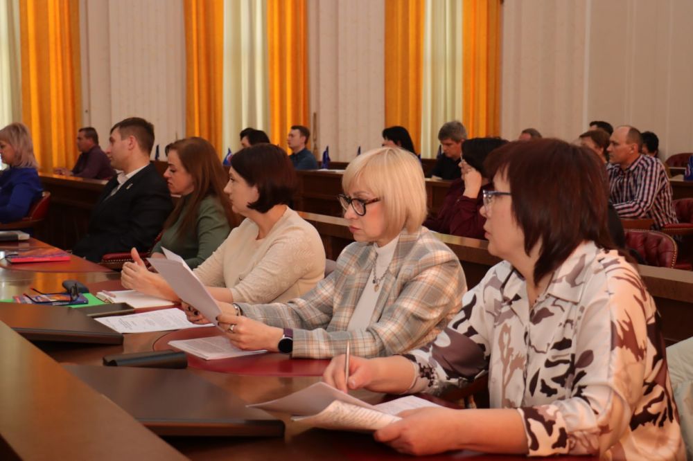 Депутаты провели встречу с представителями муниципалитетов Депутаты провели встречу с представителями муниципалитетов
