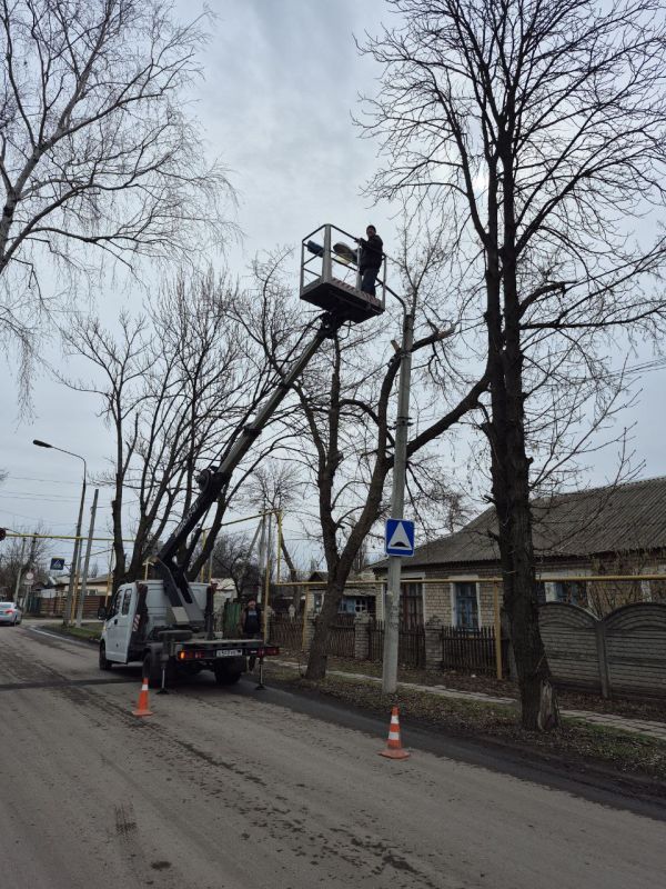 Александр Шатов: 18.03.2025 Муниципальным унитарным предприятием "ТП "Партнер" Администрации Шахтерского муниципального округа Донецкой Народной Республики проводятся ремонтно-восстановительные работы линий наружного... Александр Шатов: 18.03.2025 Муниципальным унитарным предприятием "ТП "Партнер" Администрации Шахтерского муниципального округа Донецкой Народной Республики проводятся ремонтно-восстановительные работы линий наружного...