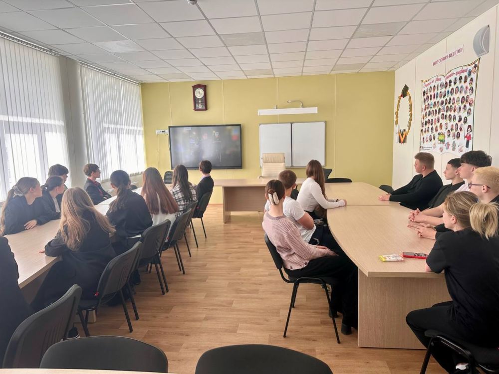В рамках проекта «Всероссийские детские кинопремьеры», в Тельмановской гимназии прошли просмотры фильмов: «София и Софья — две медали» и «За спорт! За жизнь!» В рамках проекта «Всероссийские детские кинопремьеры», в Тельмановской гимназии прошли просмотры фильмов: «София и Софья — две медали» и «За спорт! За жизнь!»