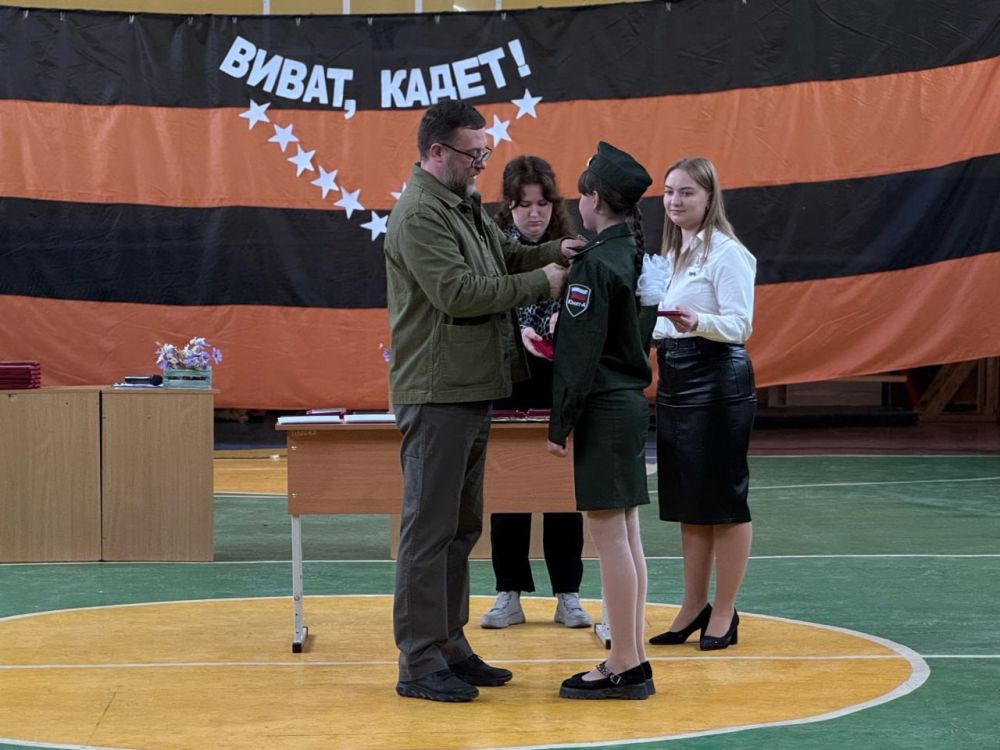 В Ждановке подвели итоги работы военно-профильных классов В Ждановке подвели итоги работы военно-профильных классов