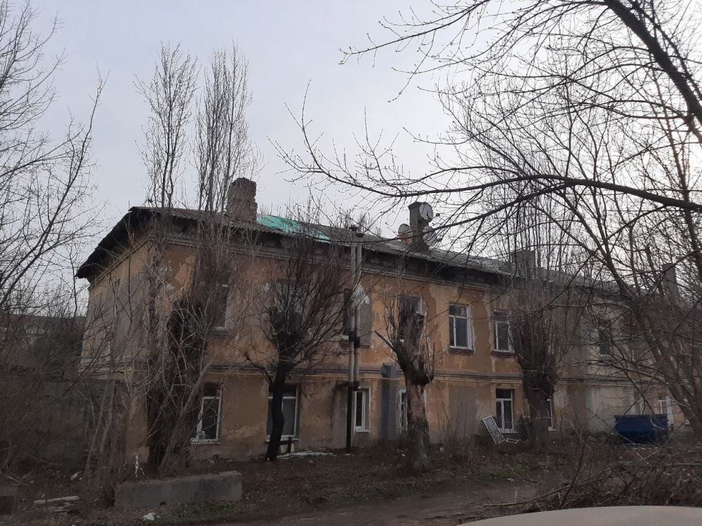 Сегодня, 17 марта, сотрудники подрядной организации шеф-региона г. Москва, приступили к капитальному ремонту кровельного покрытия на ул. Куйбышева, 69 в Ленинском внутригородском районе г. Донецка Сегодня, 17 марта, сотрудники подрядной организации шеф-региона г. Москва, приступили к капитальному ремонту кровельного покрытия на ул. Куйбышева, 69 в Ленинском внутригородском районе г. Донецка