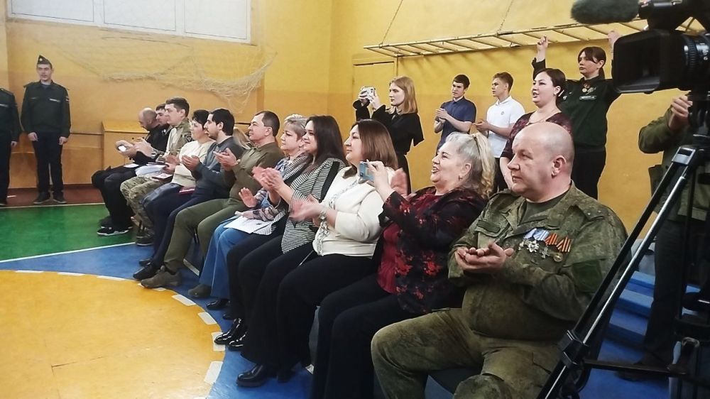 В Ждановке подвели итоги работы военно-профильных классов В Ждановке подвели итоги работы военно-профильных классов