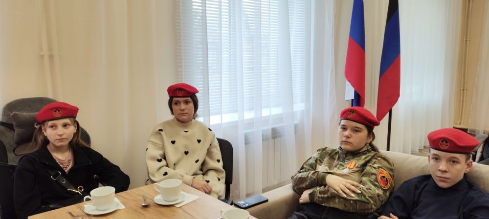 Сегодня, 18 марта в Молодежном Отделе имени Марии Пироговой состоялось мероприятие, посвященное Дню воссоединения Крыма с Россией Сегодня, 18 марта в Молодежном Отделе имени Марии Пироговой состоялось мероприятие, посвященное Дню воссоединения Крыма с Россией