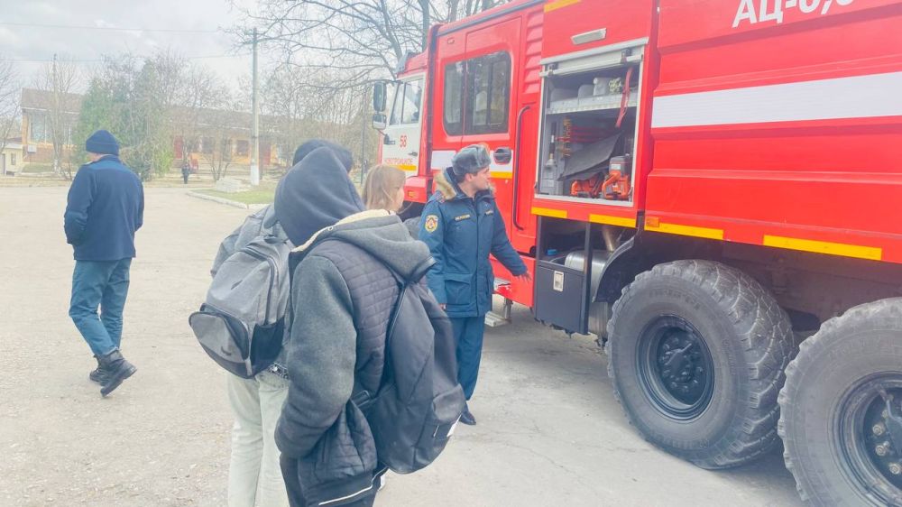 18.03.2025 года в МБУ «Новотроицкий ДК им. Леси Украинки» прошла интересная беседа по профориентации граждан в ДНР «Выбери свою программу» 18.03.2025 года в МБУ «Новотроицкий ДК им. Леси Украинки» прошла интересная беседа по профориентации граждан в ДНР «Выбери свою программу»