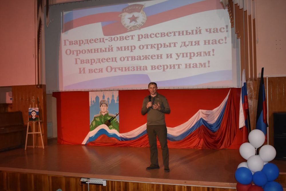 В Кировском отметили лучших учеников гвардейского класса В Кировском отметили лучших учеников гвардейского класса