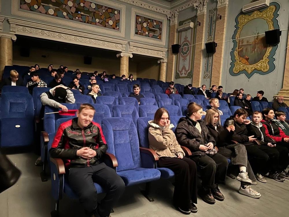 18 марта в кинотеатре «Трубник» состоялась трансляция фильма «Судьба человека» в честь бесплатной Всероссийской киноакции «Кино Победы!» от Фонда Кино 18 марта в кинотеатре «Трубник» состоялась трансляция фильма «Судьба человека» в честь бесплатной Всероссийской киноакции «Кино Победы!» от Фонда Кино