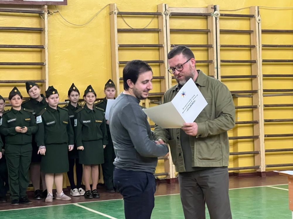 В Ждановке подвели итоги работы военно-профильных классов В Ждановке подвели итоги работы военно-профильных классов