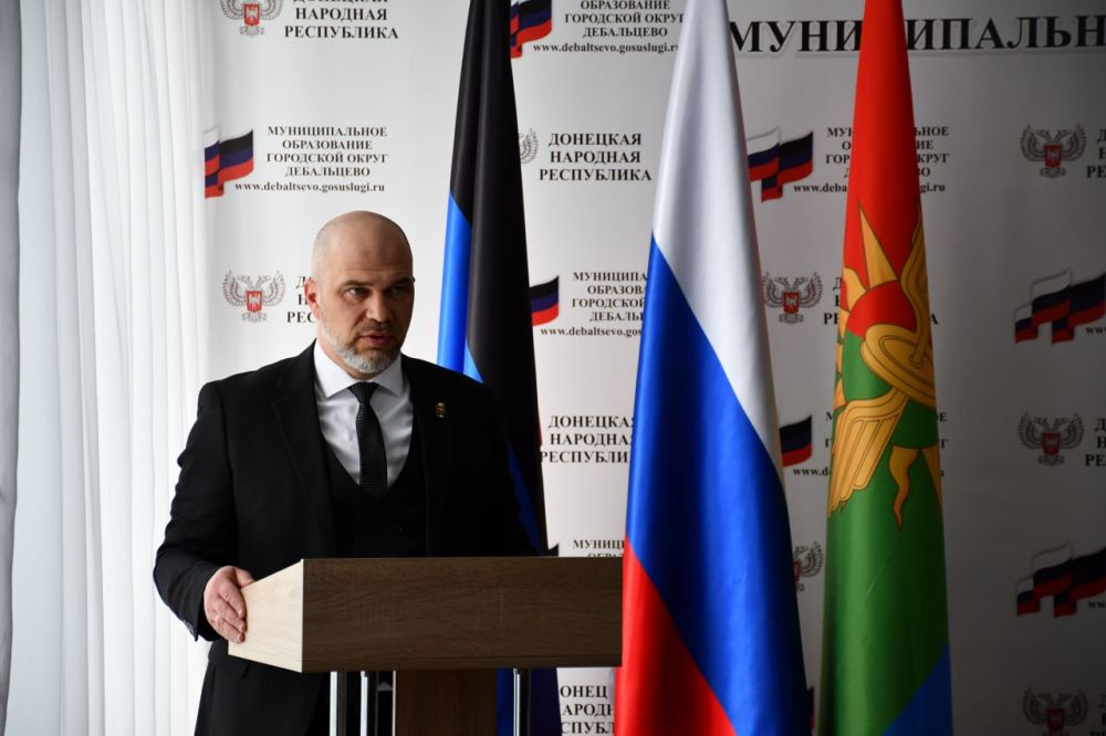 Сергей Желновач: Заседание Дебальцевского городского совета Донецкой Народной Республики первого созыва Сергей Желновач: Заседание Дебальцевского городского совета Донецкой Народной Республики первого созыва