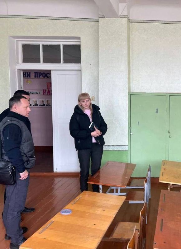 ВРИП главы Ясиноватского муниципального округа Александр Пеняев и первый заместитель главы администрации Ясиноватского муниципального округа Юлия Рачек с рабочим визитом посетили Пантелеймоновкую школу ВРИП главы Ясиноватского муниципального округа Александр Пеняев и первый заместитель главы администрации Ясиноватского муниципального округа Юлия Рачек с рабочим визитом посетили Пантелеймоновкую школу