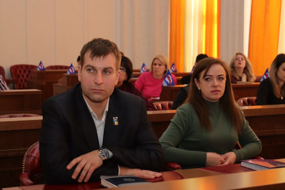 Депутаты провели встречу с представителями муниципалитетов Депутаты провели встречу с представителями муниципалитетов