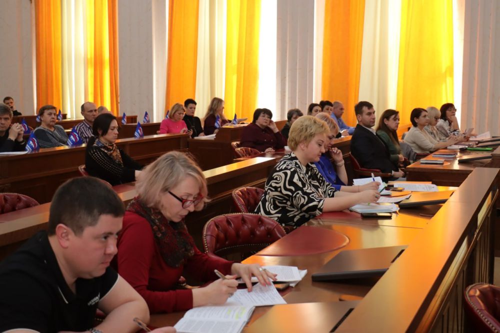 Депутаты провели встречу с представителями муниципалитетов Депутаты провели встречу с представителями муниципалитетов