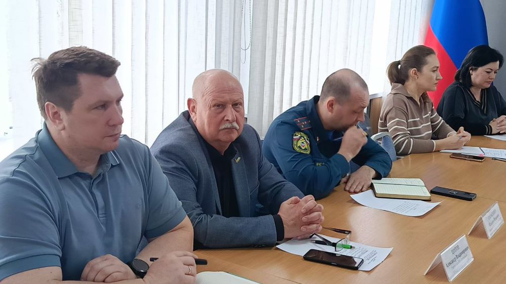 Виктория Жукова: Провела еженедельное аппаратное совещание с начальниками территориальных отделов, а также с представителями силовых структур Виктория Жукова: Провела еженедельное аппаратное совещание с начальниками территориальных отделов, а также с представителями силовых структур