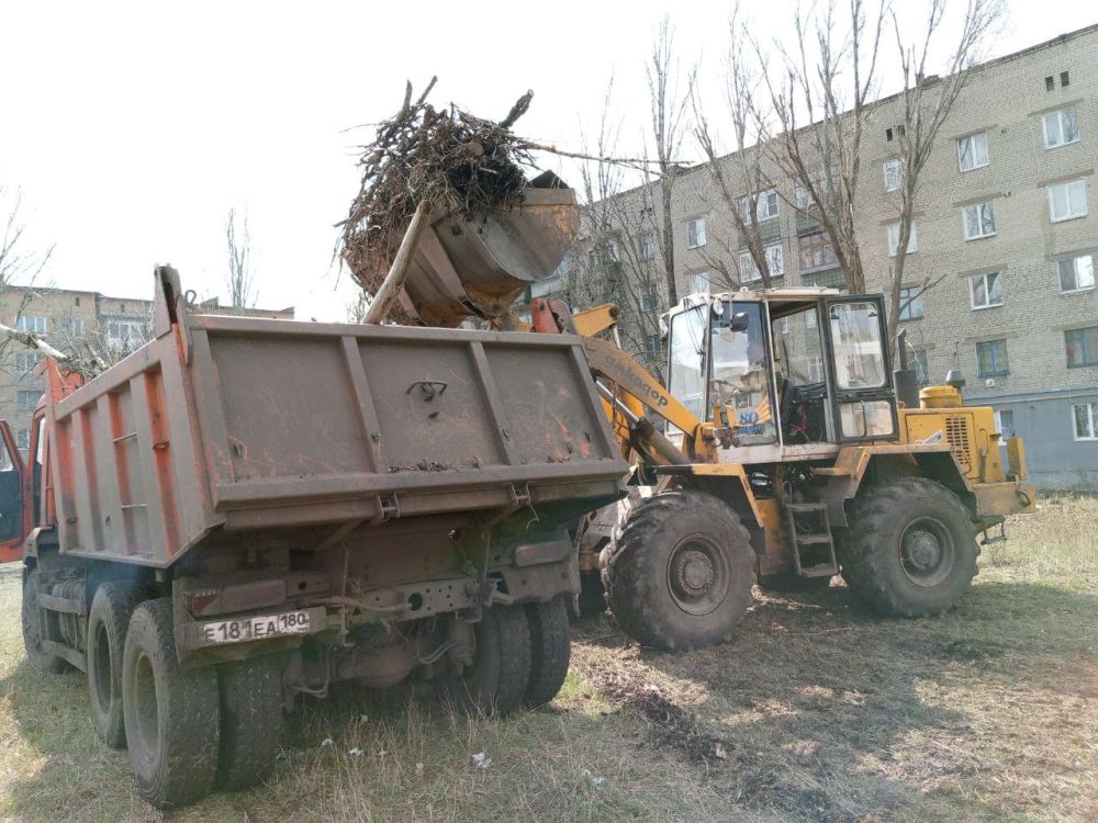 В Снежном подвели итоги первого в этом году общереспубликанского субботника В Снежном подвели итоги первого в этом году общереспубликанского субботника
