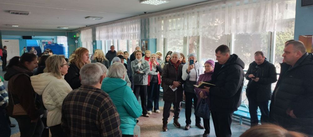 Юрий Будрин: На территории микрорайона "Мирный" прошел сход с гражданами Кировского района Юрий Будрин: На территории микрорайона "Мирный" прошел сход с гражданами Кировского района