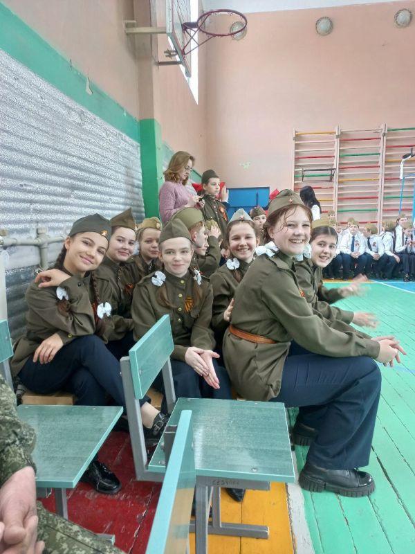 Дмитрий Огилец: Сегодня члены Макеевской городской организации "Российский союз ветеранов Афганистана и специальных военных операций" по приглашению педагогов и учащихся посетили лицей#1 "Лидер" г.Макеевки Дмитрий Огилец: Сегодня члены Макеевской городской организации "Российский союз ветеранов Афганистана и специальных военных операций" по приглашению педагогов и учащихся посетили лицей#1 "Лидер" г.Макеевки