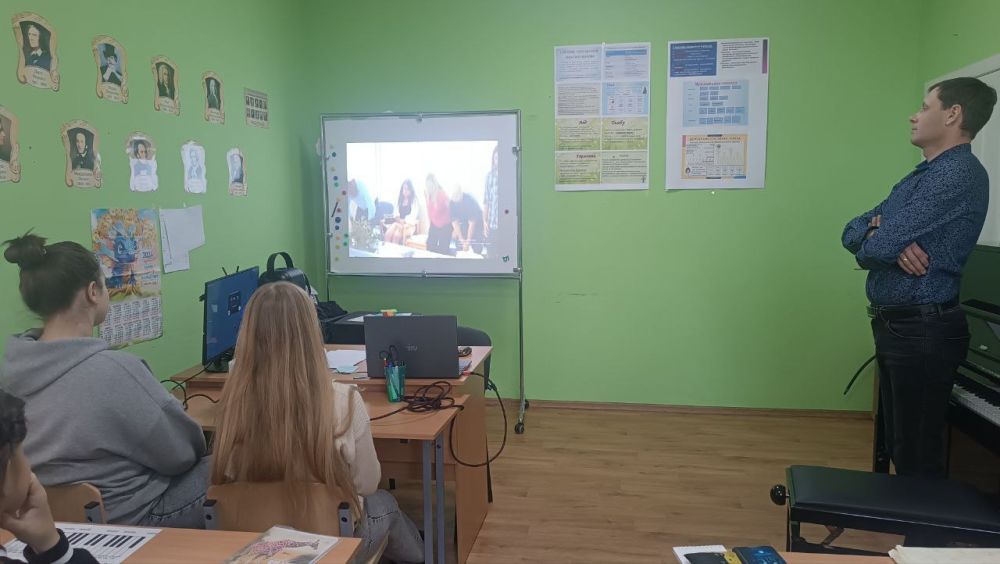 19.03.2025 директор школы искусств Анастасиенко Р.А 19.03.2025 директор школы искусств Анастасиенко Р.А