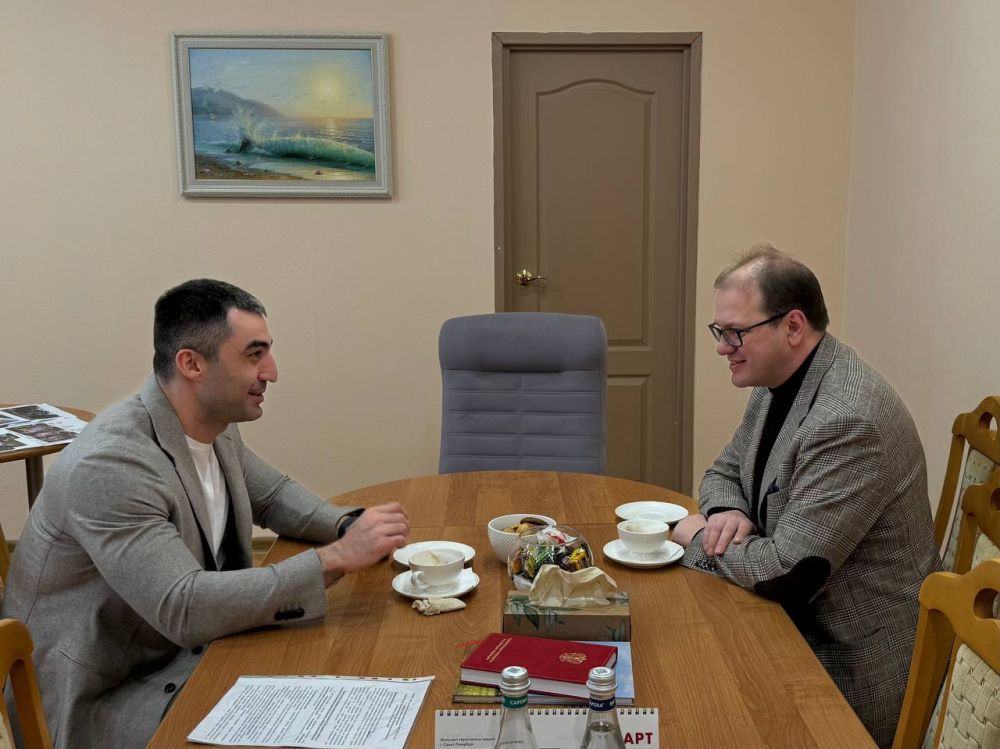 Станислав Дзасохов: Кадры решают всё. Рад встрече на Тамбовской земле с коллегой, товарищем из Смоленской области Михаилом Артёменковым, ректором Смоленского государственного университета Станислав Дзасохов: Кадры решают всё. Рад встрече на Тамбовской земле с коллегой, товарищем из Смоленской области Михаилом Артёменковым, ректором Смоленского государственного университета