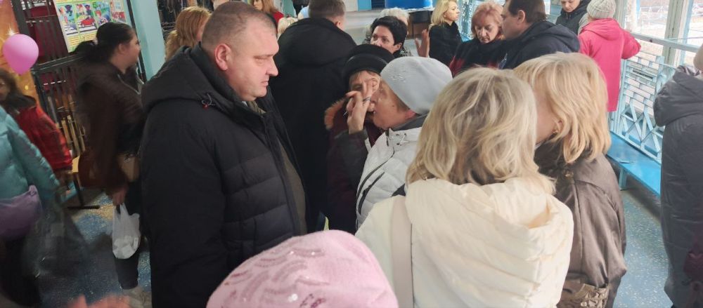 Юрий Будрин: На территории микрорайона "Мирный" прошел сход с гражданами Кировского района Юрий Будрин: На территории микрорайона "Мирный" прошел сход с гражданами Кировского района
