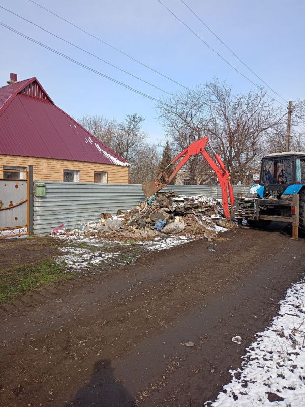 Константин Зинченко: Недавно в Волновахское отделение общественной приемной «Единой России» ко мне на прием обратился житель Ольгинки, который столкнулся с проблемой вывоза строительного мусора, скопившегося возле двора его... Константин Зинченко: Недавно в Волновахское отделение общественной приемной «Единой России» ко мне на прием обратился житель Ольгинки, который столкнулся с проблемой вывоза строительного мусора, скопившегося возле двора его...