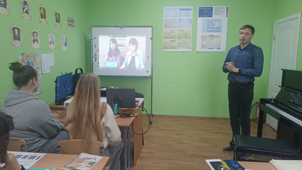 19.03.2025 директор школы искусств Анастасиенко Р.А 19.03.2025 директор школы искусств Анастасиенко Р.А