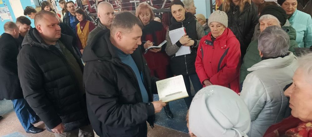Юрий Будрин: На территории микрорайона "Мирный" прошел сход с гражданами Кировского района Юрий Будрин: На территории микрорайона "Мирный" прошел сход с гражданами Кировского района