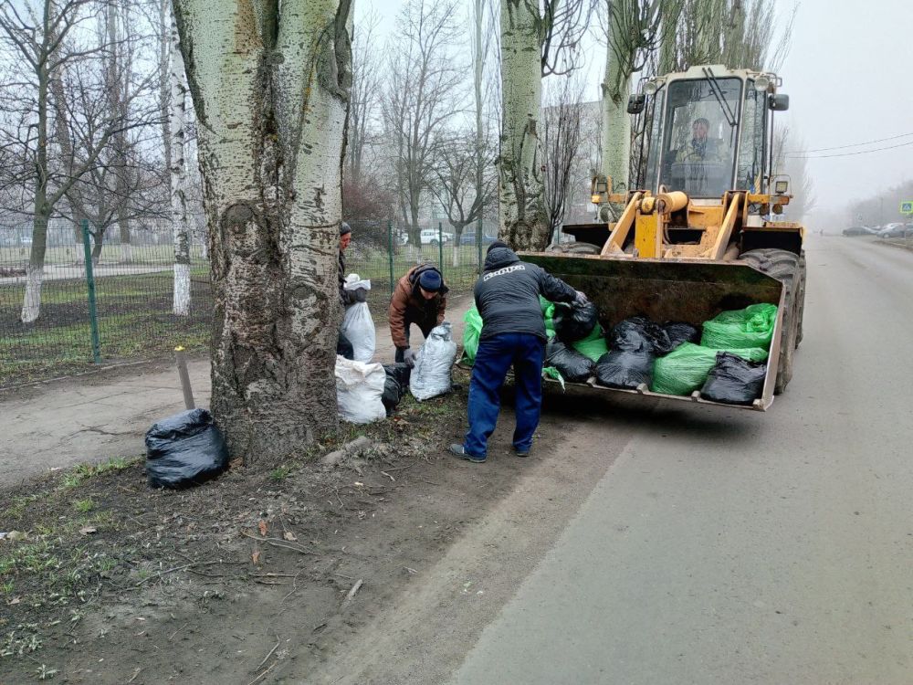 В Снежном подвели итоги первого в этом году общереспубликанского субботника В Снежном подвели итоги первого в этом году общереспубликанского субботника