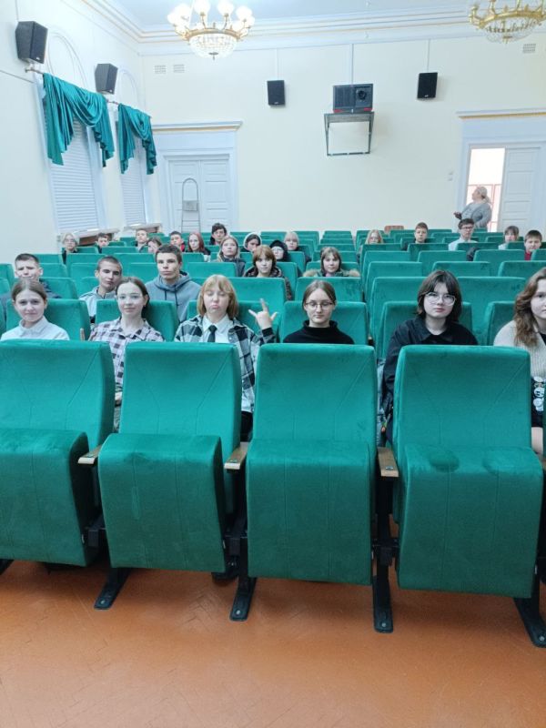 Благодаря проведению Всероссийской киноакции "Кино Победы!", посвященной 80-летию Победы в Великой Отечественной войне, учащиеся Лицея № 9 "Олимп" в период с 17 по 19 марта посетили бесплатные кинопоказы военных фильмов... Благодаря проведению Всероссийской киноакции "Кино Победы!", посвященной 80-летию Победы в Великой Отечественной войне, учащиеся Лицея № 9 "Олимп" в период с 17 по 19 марта посетили бесплатные кинопоказы военных фильмов...