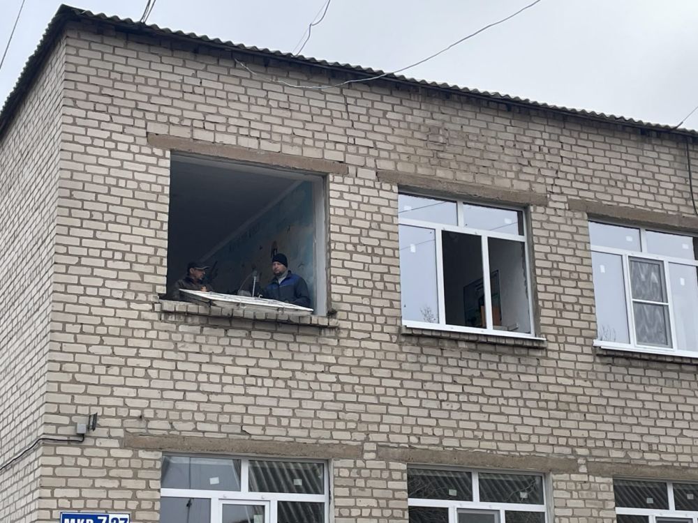 Благодаря Сахалинской области продолжается ремонт в детском саду № 3 «Елочка» в Шахтерске Благодаря Сахалинской области продолжается ремонт в детском саду № 3 «Елочка» в Шахтерске