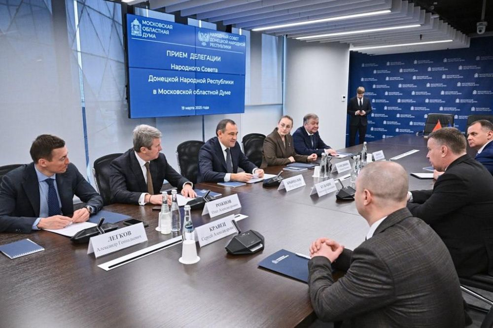 У нас в гостях делегация Народного Совета ДНР во главе с Председателем Константином Кузьминым У нас в гостях делегация Народного Совета ДНР во главе с Председателем Константином Кузьминым