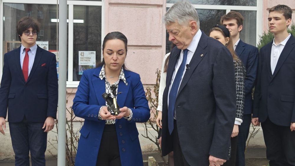 Первый однажды, первый — всегда! Первый однажды, первый — всегда!