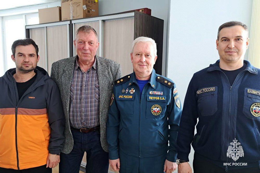 Представители донецкого НИИ «Респиратор» МЧС России посетили Кузбасс Представители донецкого НИИ «Респиратор» МЧС России посетили Кузбасс