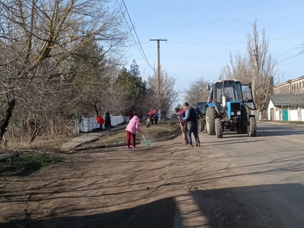 В рамках проведенного общереспубликанского субботника 15.03.2025 года на территории муниципального образования Володарский муниципальный округ было расчищено от мусора 28, 3 тысячи квадратных метров улиц, тротуаров и... В рамках проведенного общереспубликанского субботника 15.03.2025 года на территории муниципального образования Володарский муниципальный округ было расчищено от мусора 28, 3 тысячи квадратных метров улиц, тротуаров и...