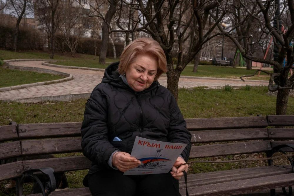 Белый медведь поздравил дончан с Днём воссоединения Крыма с Россией Белый медведь поздравил дончан с Днём воссоединения Крыма с Россией