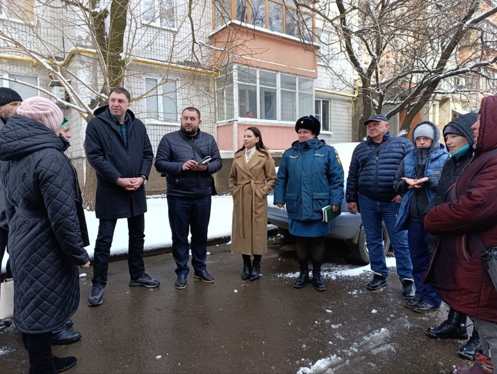 Продолжаются встречи с жителями Ленинского района города Донецка Продолжаются встречи с жителями Ленинского района города Донецка