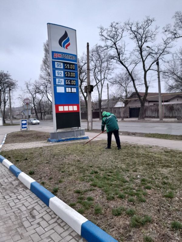 Юрий Будрин: Сегодня, 20.03.2025, в рамках проекта «Городская среда», реализуемого Всероссийской политической партией Единая Россия сотрудники ГУП ДНР "РТК" и МУП АГОД ДНР «Дорожное Ремонтно-Строительное управление»... Юрий Будрин: Сегодня, 20.03.2025, в рамках проекта «Городская среда», реализуемого Всероссийской политической партией Единая Россия сотрудники ГУП ДНР "РТК" и МУП АГОД ДНР «Дорожное Ремонтно-Строительное управление»...