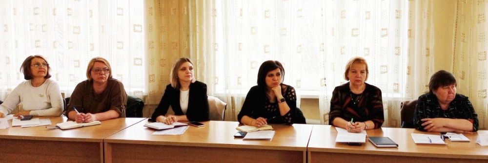 Наталья Бегуненко: В Управе Петровского внутригородского района Администрации городского округа Донецк прошло заседание Комиссии по делам несовершеннолетних и защите их прав, на котором были рассмотрены вопросы по... Наталья Бегуненко: В Управе Петровского внутригородского района Администрации городского округа Донецк прошло заседание Комиссии по делам несовершеннолетних и защите их прав, на котором были рассмотрены вопросы по...