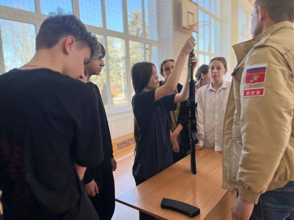 Вперёд к "Зарнице 2.0": готовим патриотов нового поколения! Вперёд к "Зарнице 2.0": готовим патриотов нового поколения!