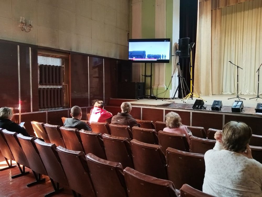 19 марта в МБУ «МИРОНОВСКИЙ ПОСЕЛКОВЫЙ ДК» состоялся кинопоказ фильма "Крым" (2017) 19 марта в МБУ «МИРОНОВСКИЙ ПОСЕЛКОВЫЙ ДК» состоялся кинопоказ фильма "Крым" (2017)