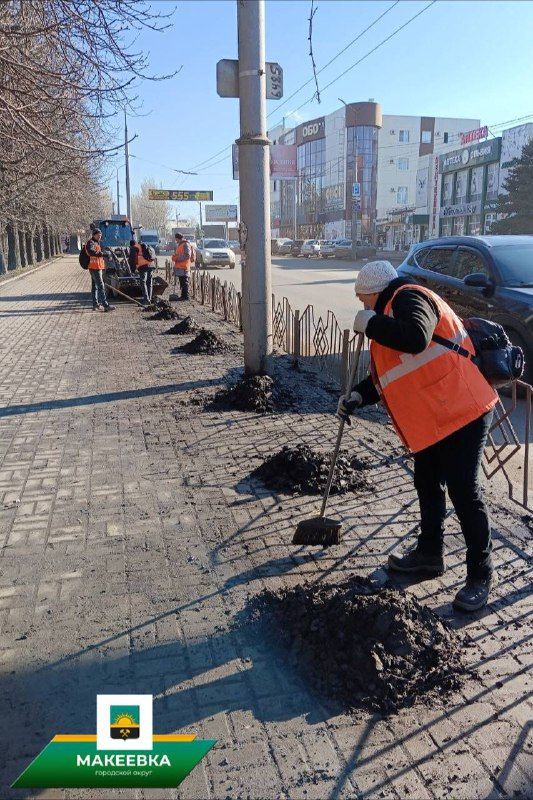 Сотрудниками МУП АГМ «Перспектива» выполнены работы по сбору летучего мусора и очистке урн по ул. Чубаря, Малиновского, Свободы, Ермощенко, Победы, Солидарности и Уборевича, Ленина, Плеханова Сотрудниками МУП АГМ «Перспектива» выполнены работы по сбору летучего мусора и очистке урн по ул. Чубаря, Малиновского, Свободы, Ермощенко, Победы, Солидарности и Уборевича, Ленина, Плеханова