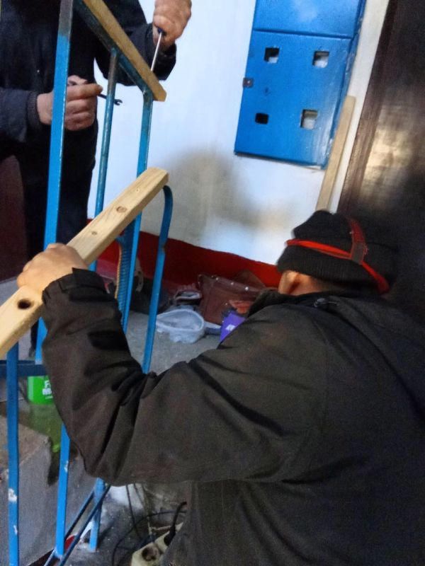 Силами коммунальных предприятий были проделаны работы по наведению чистоты и порядка на территории г. Моспино: Силами коммунальных предприятий были проделаны работы по наведению чистоты и порядка на территории г. Моспино: