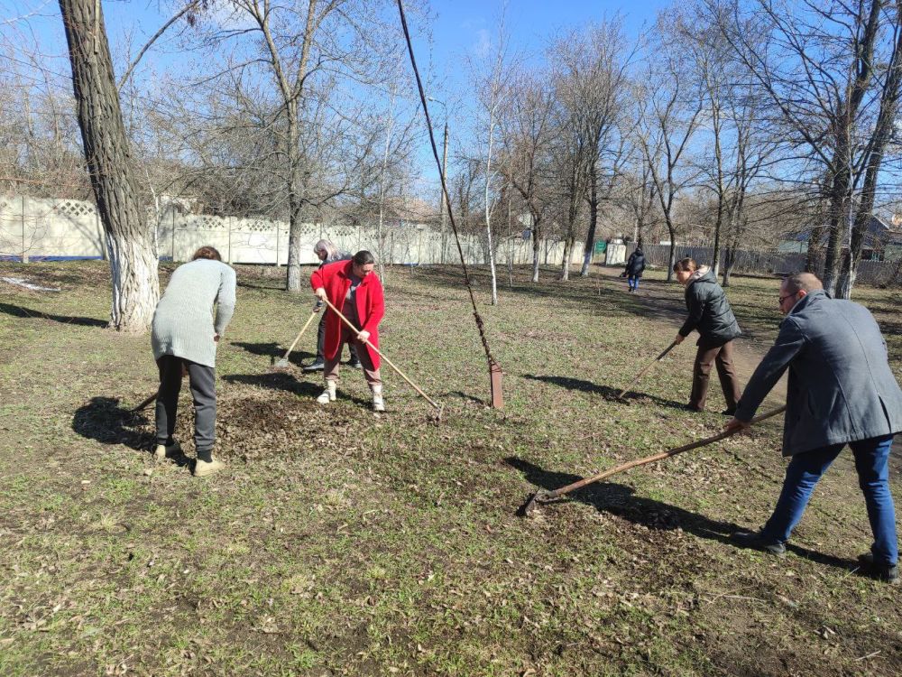 Юрий Будрин: Сегодня, 20.03.2025, в рамках проекта «Городская среда», реализуемого Всероссийской политической партией Единая Россиясотрудники МБУ ДО "Школа искусств № 7 г. Донецка", ГКДОУ "Детский сад № 165 г. о. Донецк" и... Юрий Будрин: Сегодня, 20.03.2025, в рамках проекта «Городская среда», реализуемого Всероссийской политической партией Единая Россиясотрудники МБУ ДО "Школа искусств № 7 г. Донецка", ГКДОУ "Детский сад № 165 г. о. Донецк" и...