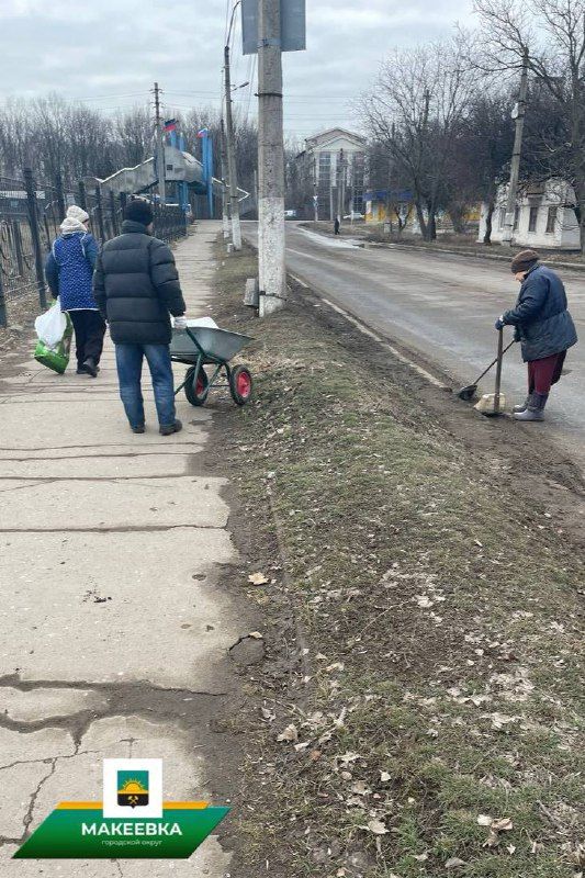 Сотрудниками МУП АГМ «Перспектива» выполнены работы по сбору летучего мусора и очистке урн по ул. Чубаря, Малиновского, Свободы, Ермощенко, Победы, Солидарности и Уборевича, Ленина, Плеханова Сотрудниками МУП АГМ «Перспектива» выполнены работы по сбору летучего мусора и очистке урн по ул. Чубаря, Малиновского, Свободы, Ермощенко, Победы, Солидарности и Уборевича, Ленина, Плеханова