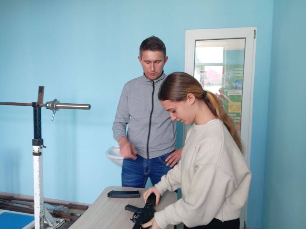 В ГБОУ " Волновахская школа №2 Волновахского м.о." полным ходом идёт подготовка обучающихся к муниципальному этапу Всероссийской военно-патриотической игры "Зарница 2.0" В ГБОУ " Волновахская школа №2 Волновахского м.о." полным ходом идёт подготовка обучающихся к муниципальному этапу Всероссийской военно-патриотической игры "Зарница 2.0"