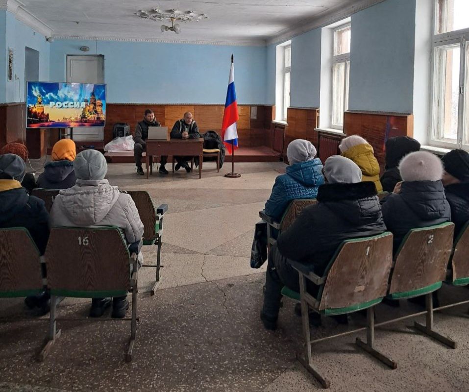 Начальник Староигнатьевского территориального отдела встретился с жителями села Старая Ласпа, на которой обсудили вопросы благоустройства на ближайшие выходные и последующие дни Начальник Староигнатьевского территориального отдела встретился с жителями села Старая Ласпа, на которой обсудили вопросы благоустройства на ближайшие выходные и последующие дни